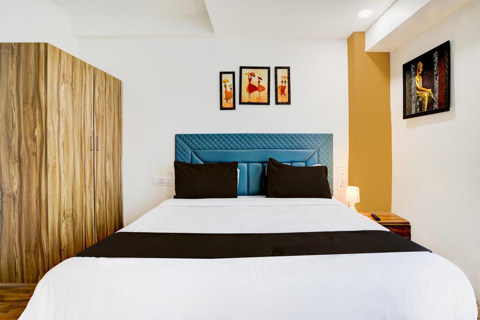 Super Collection O Vesu Surat Formerly Hotel Signature Esterno foto