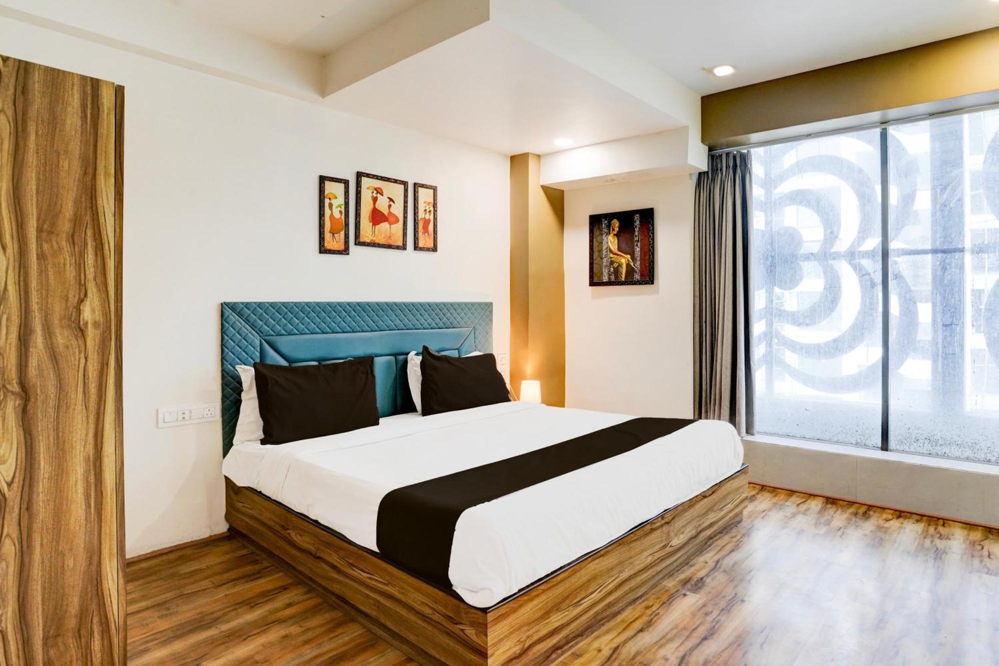 Super Collection O Vesu Surat Formerly Hotel Signature Esterno foto