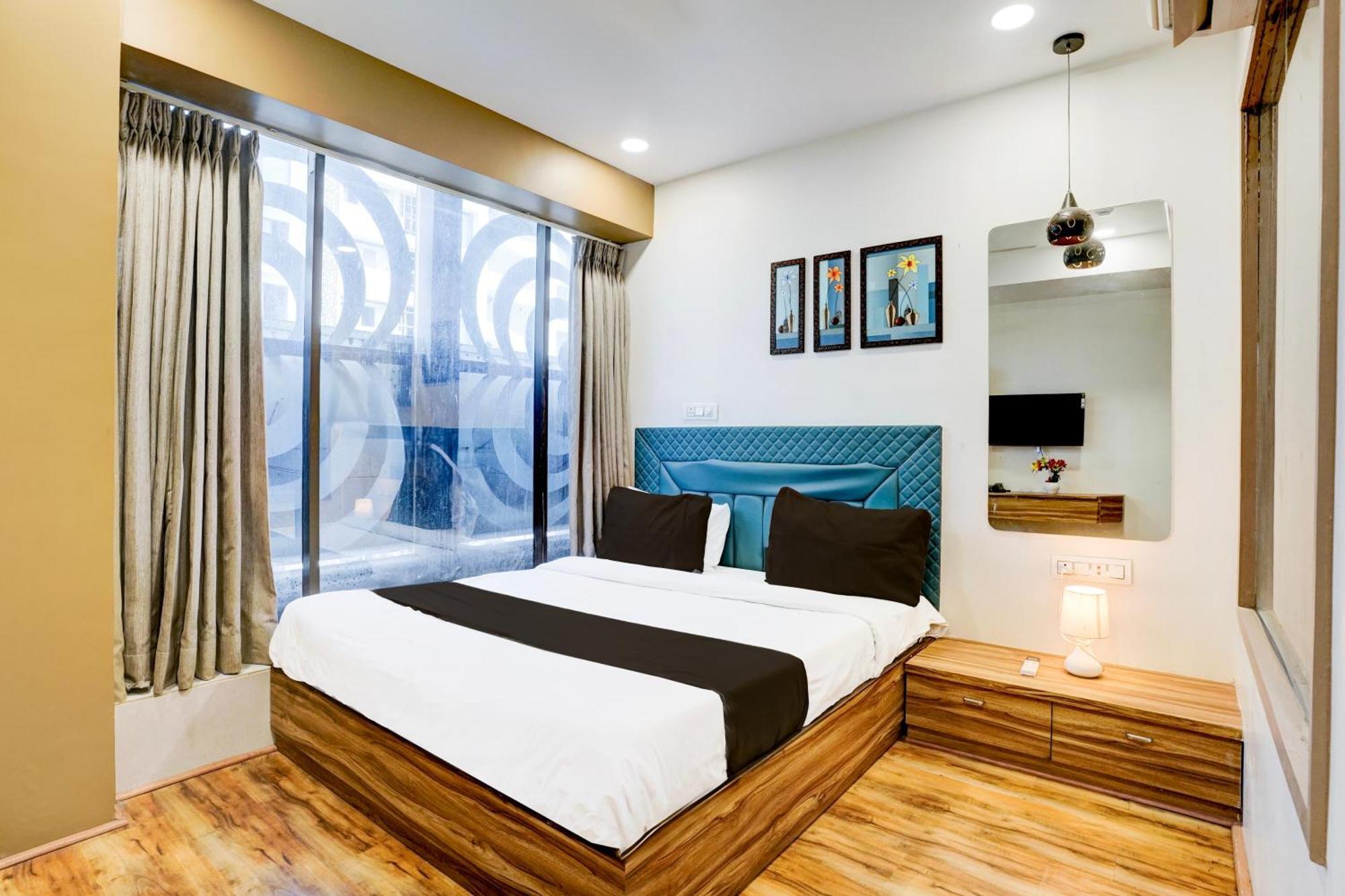 Super Collection O Vesu Surat Formerly Hotel Signature Esterno foto